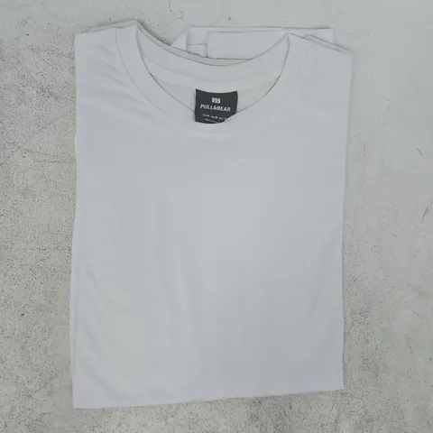 PULL & BEAR T-SHIRT IN WHITE SIZE MEDIUM