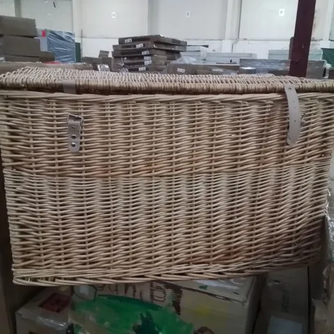 LARGE WICKER LAUNDRY BASKET 