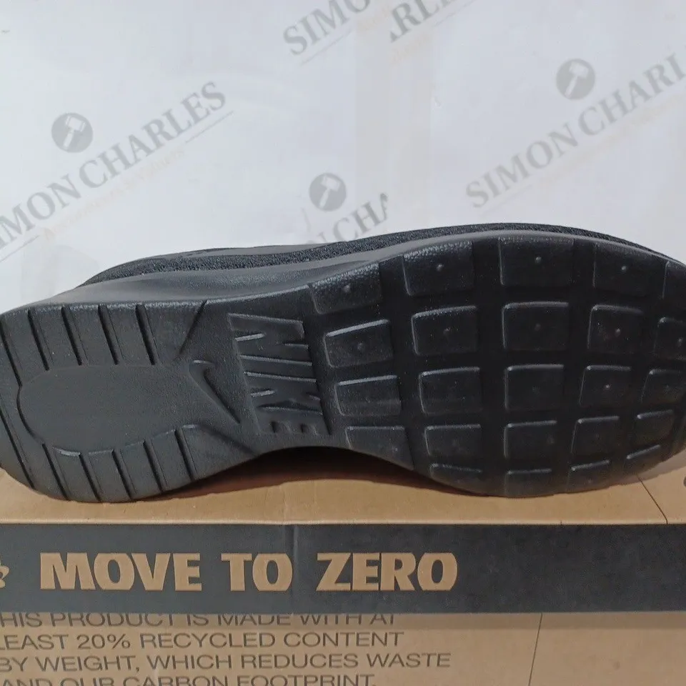 BOXED NIKE TANJUN BLACK TRAINER - UK 8