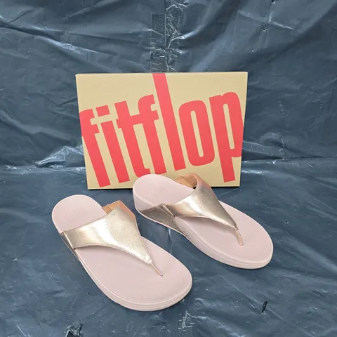 BOXED PAIR OF FITFLOP LULU LEATHER TOEPOST ROSE GOLD UK 6