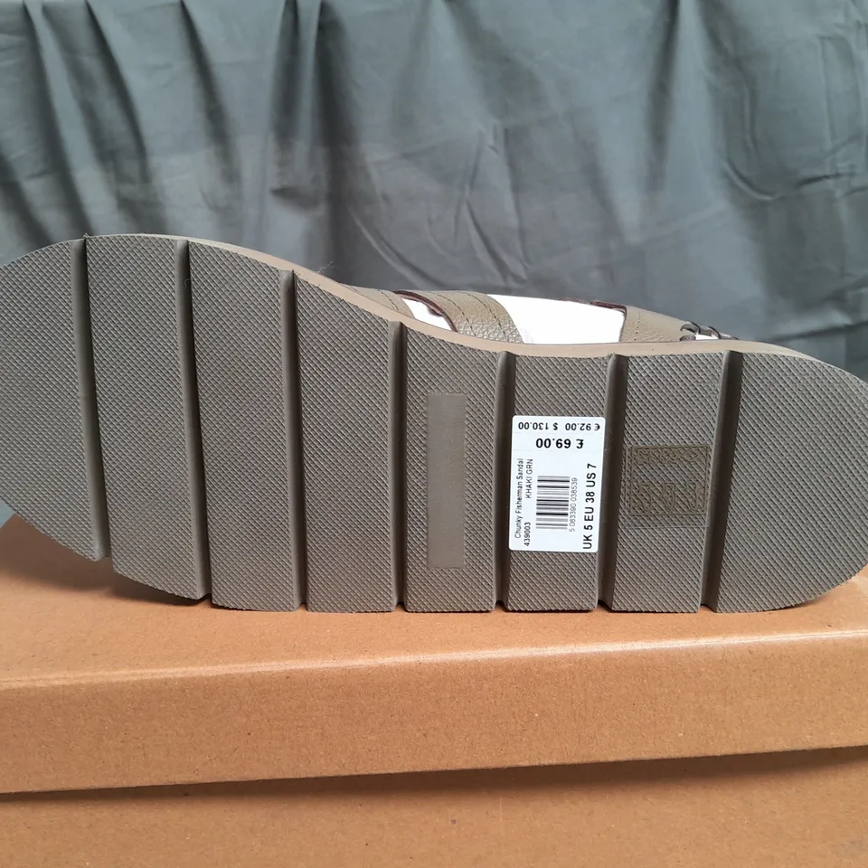 BOXED PAIR OF WHITE STUFF FISHERMAN SANDALS SIZE UK 5