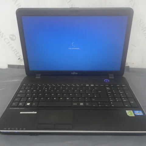 FUJITSU LIFEBOOK A512 15 INCH I3-3110M 2.40GHZ