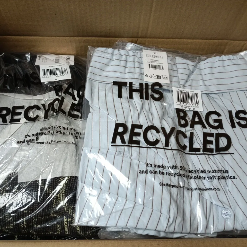 APPROXIMATELY 20 ASSORTED CLOTHING ITEMS IN VARIOUS SIZES, COLOURS & STYLES TO INCLUDE Y2K BOX FIT CREW KNIT, EMILY MICRO TOP, MIA STRAPLESS SHIRT, ETC