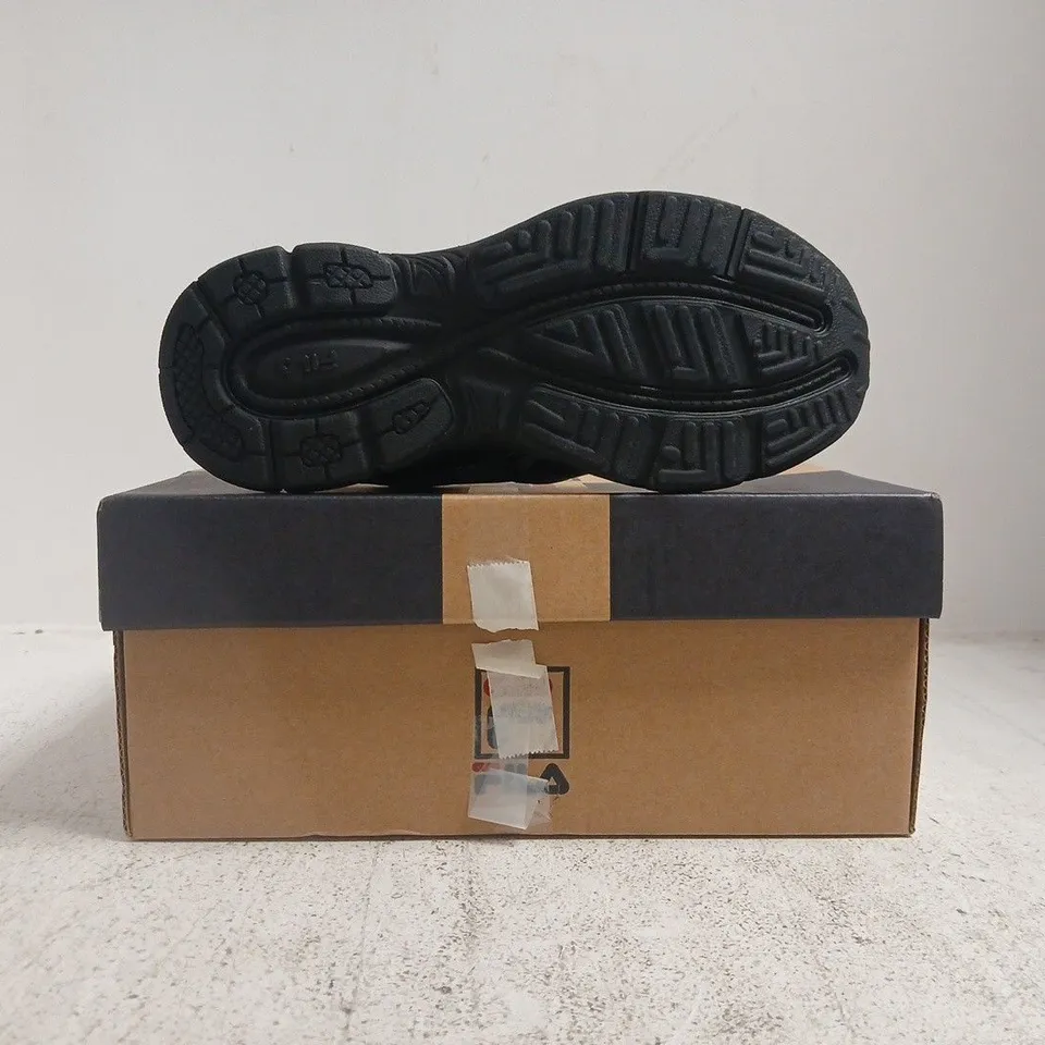 BOXED PAIR OF FILA KID'S TRAINERS IN SILVER SIZE UK 1