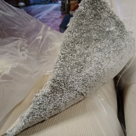 ROLL OF QUALITY PINNACLE BLUE LAGOON CARPET - APPROXIMATELY 3.2 x 5m