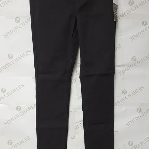 SET OF 2 DIANE GILMAN BLACK STRECH JEANS - SIZE 8