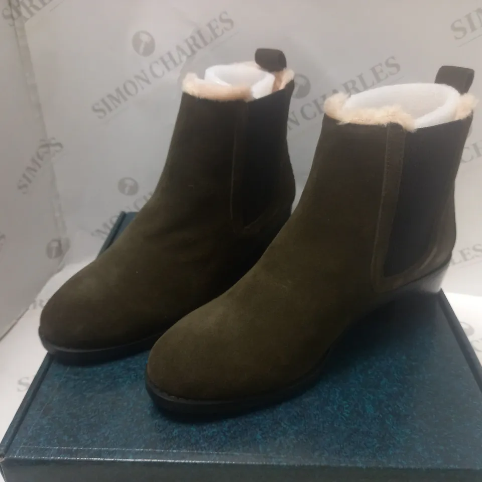 BOXED ELLIN SUADE ANKLE BOOTS - SIZE 6