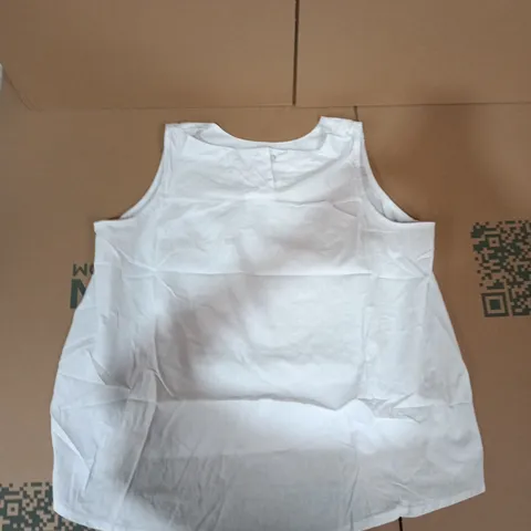 WOMEN'S WHITE SLEEVELESS TOP – UK XL.