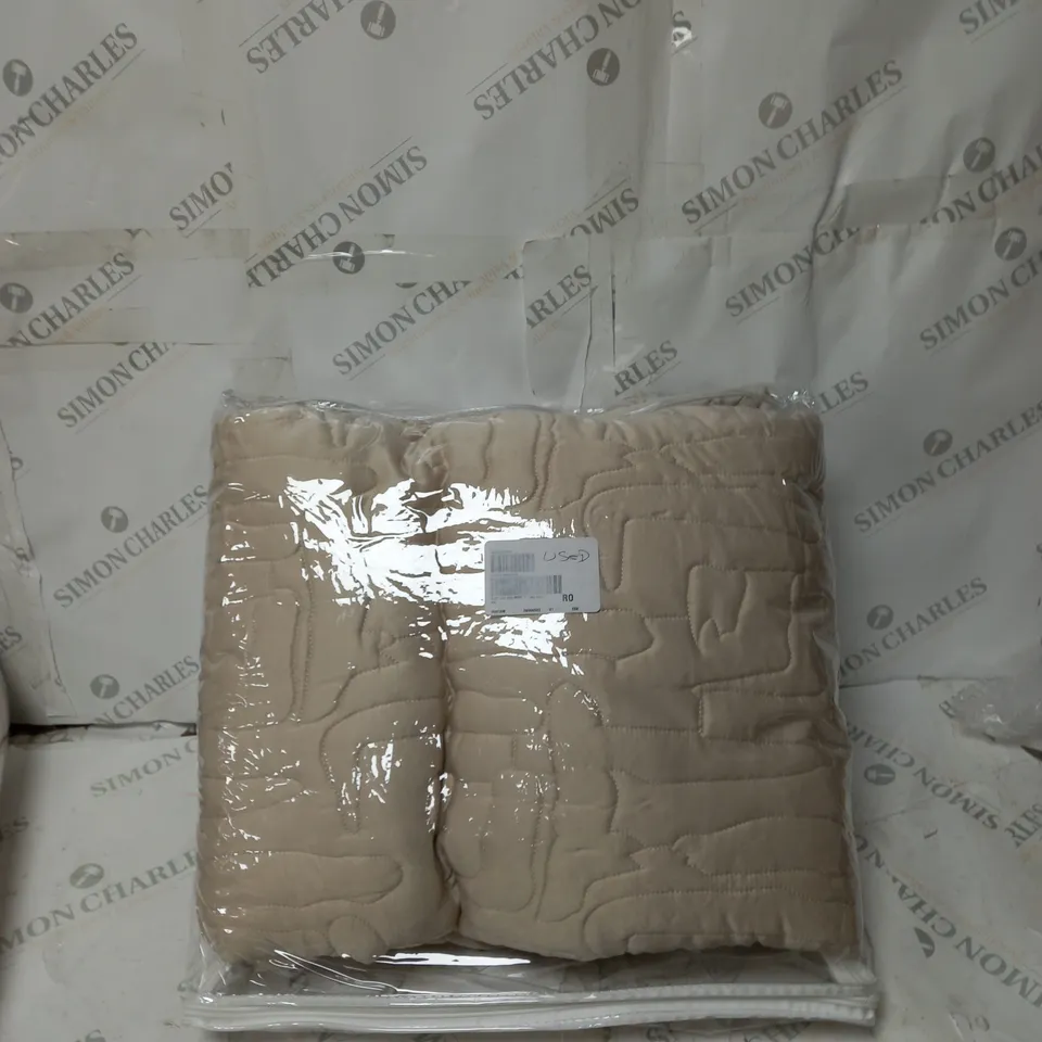 K BY KELLY HOPPEN ABSTRACT GEO BEDSPREAD AND SET OF 2 SHAMS LATTE DOUBLE