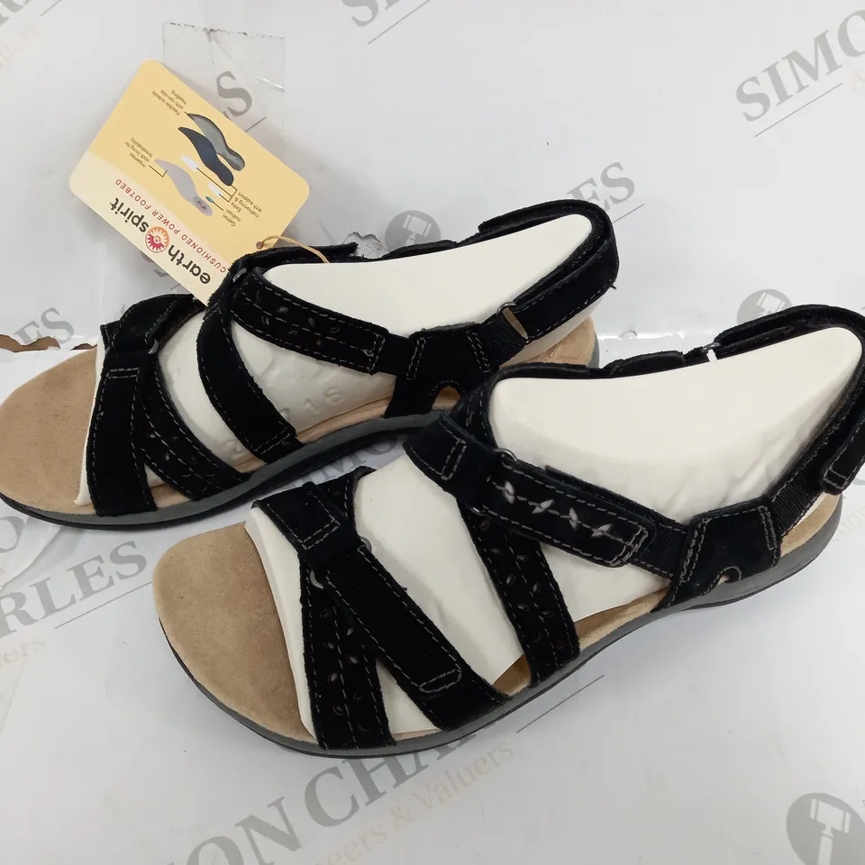 EARTH SPIRIT HAMPTON BLACK SANDALS - 5