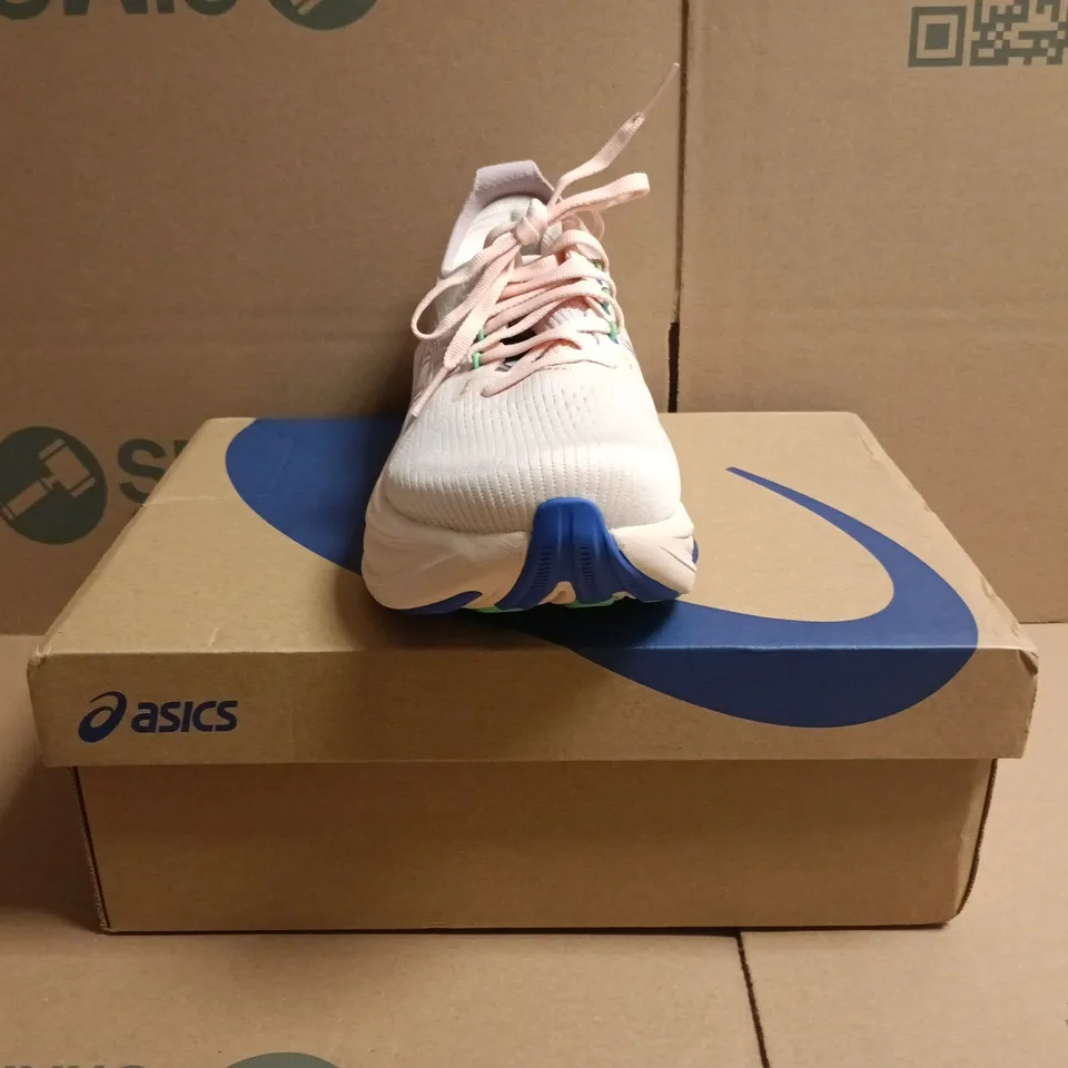BOXED PAIR OF ASICS GEL-NIMBUS 28 TRAINERS IN PINK SIZE UK 6