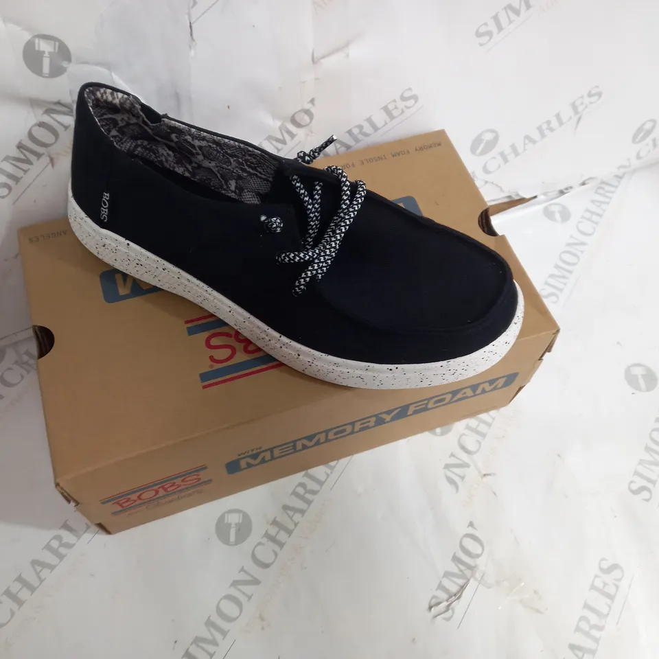 BOXED PAIR OF BOB'S BY SKETCHERS TEXTILE TRAINERS IN BLACK WITH WHITE SPECKLED SOLE SIZE 7