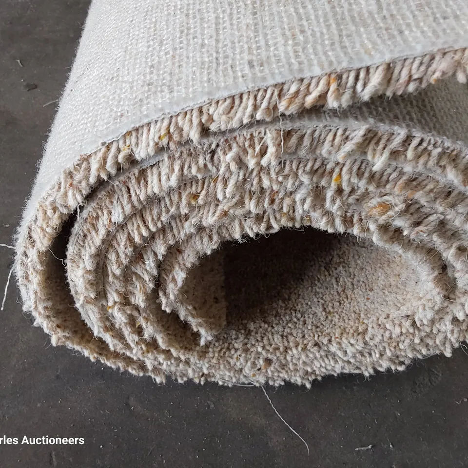 ROLL OF QUALITY CARPET APPROXIMATELY 5M × 2.35M