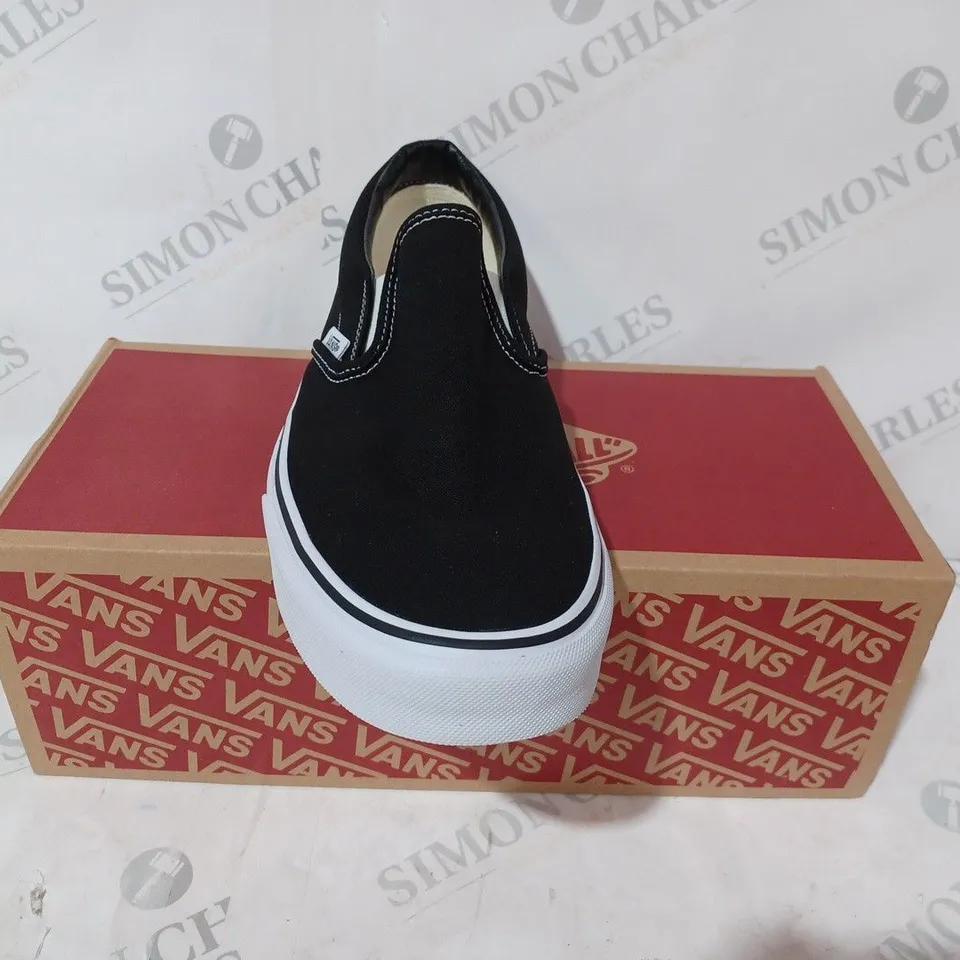 BOXED PAIR OF VANS CLASSIC SLIP-ON SHOES IN BLACK UK SIZE 9