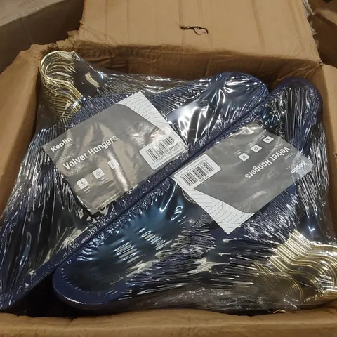 BOX CONTAINING APPROXIMATELY 8x 20PCS KEPLIN VELVET CLOTHES HANGER PACKS