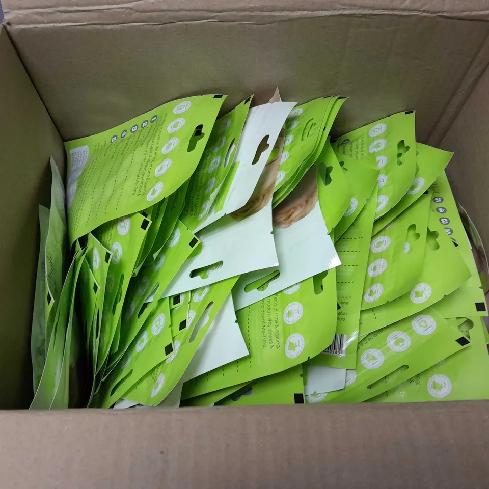 APPROXIMATELY 192 EYE SLICES ME-TIME! ALL-IN-ONE 1 USE EYE GELS (192 x 8g)