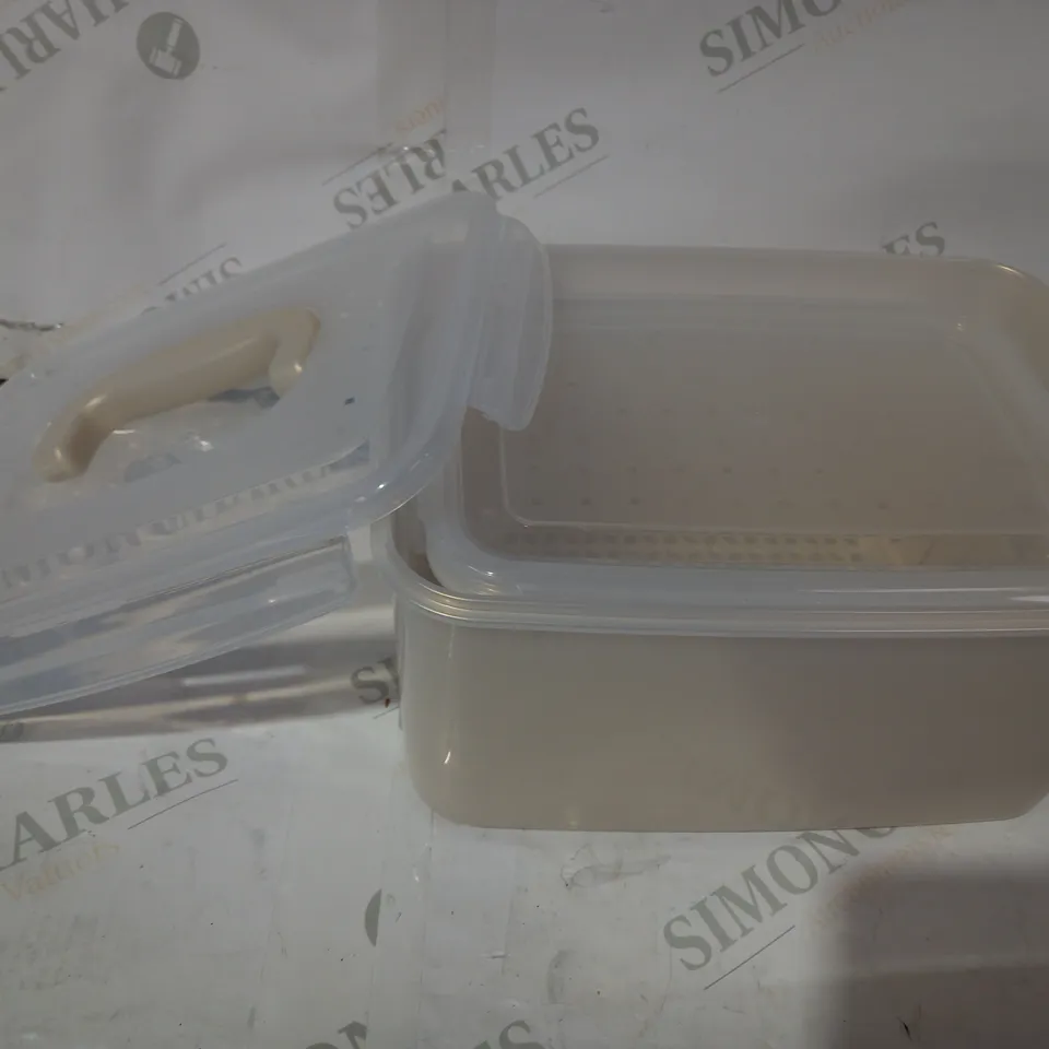 LOCK&LOCK FRUIT AND VEG CONTAINERS