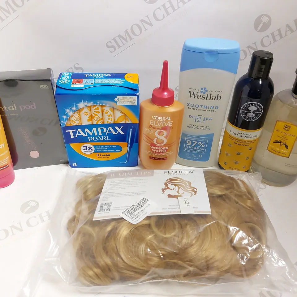 BOX OF APPROX 15 COSMETIC ITEMS TO INCLUDE DENTAL PODS, LOREAL ELVIVE WONDER WATER, WESTLAB SHOWER GEL