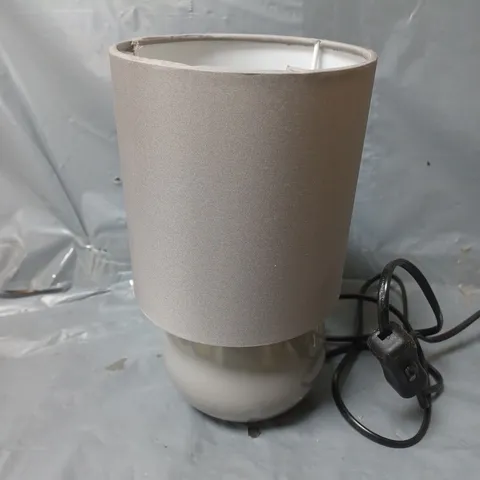 BOXED CERAMIC TABLE LAMP IN GREY