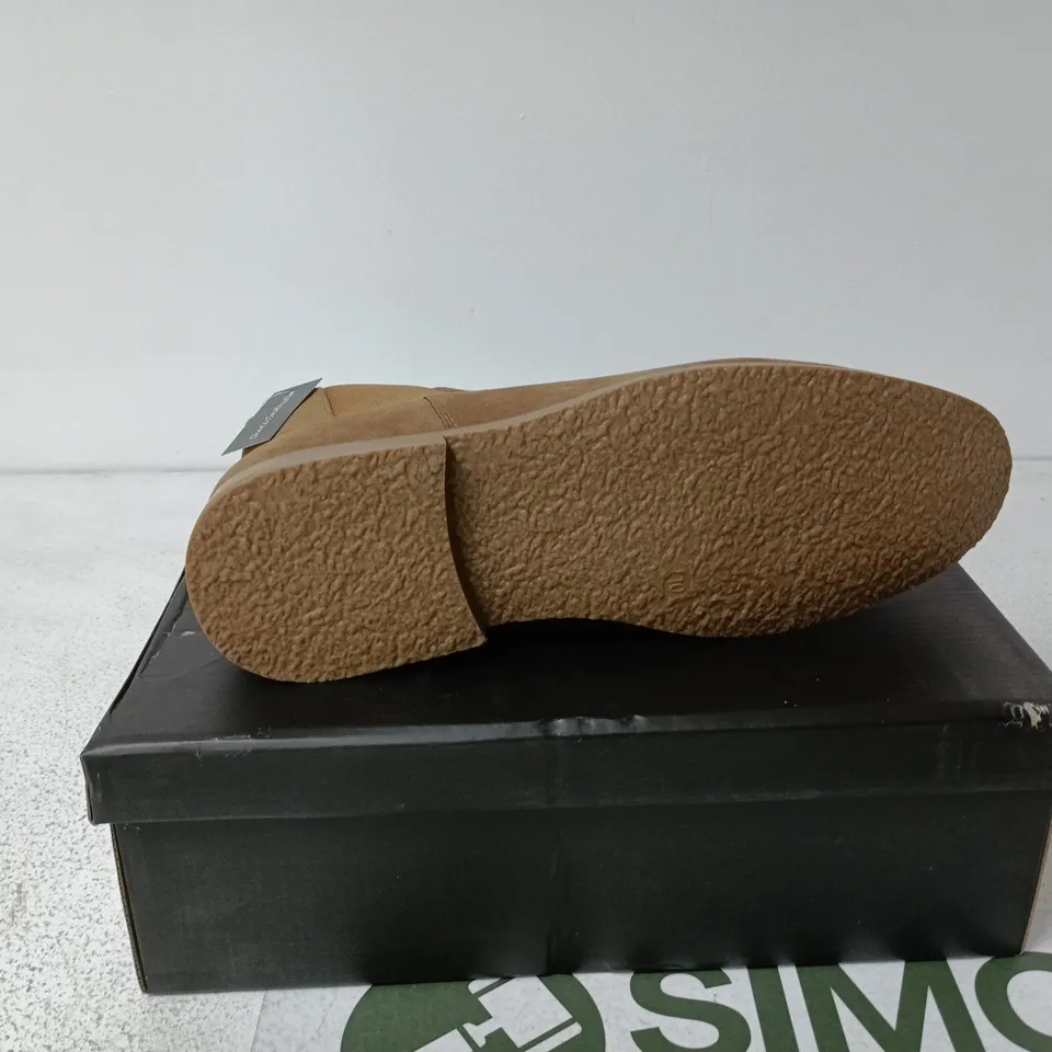CHARLES SOUTHWELL KANSAS BOOTS SAND SIZE 10 BOXED