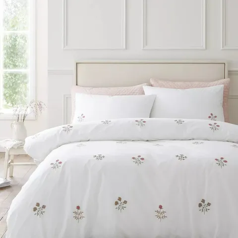 BIANCA ADELINE FLORAL EMBROIDERED 100% COTTON 200 THREAD COUNT DUVET COVER SET - DOUBLE