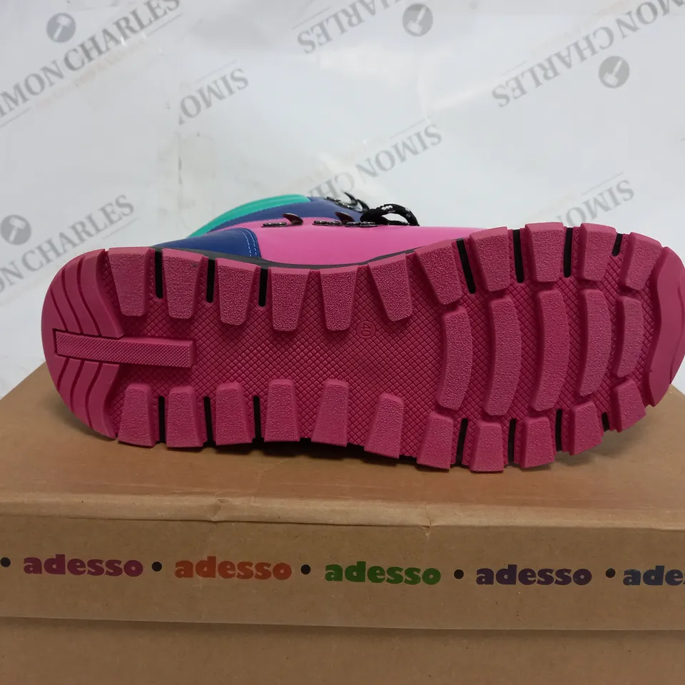 BOXED ADESSO RAINE WATERPROOF BOOTS, COLOURFUL - SIZE 7