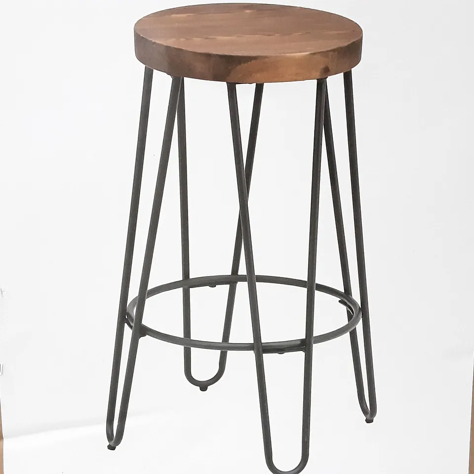 BOXED TORINO BAR STOOL IN BLACK - H68 XW47 X D47 CM 
