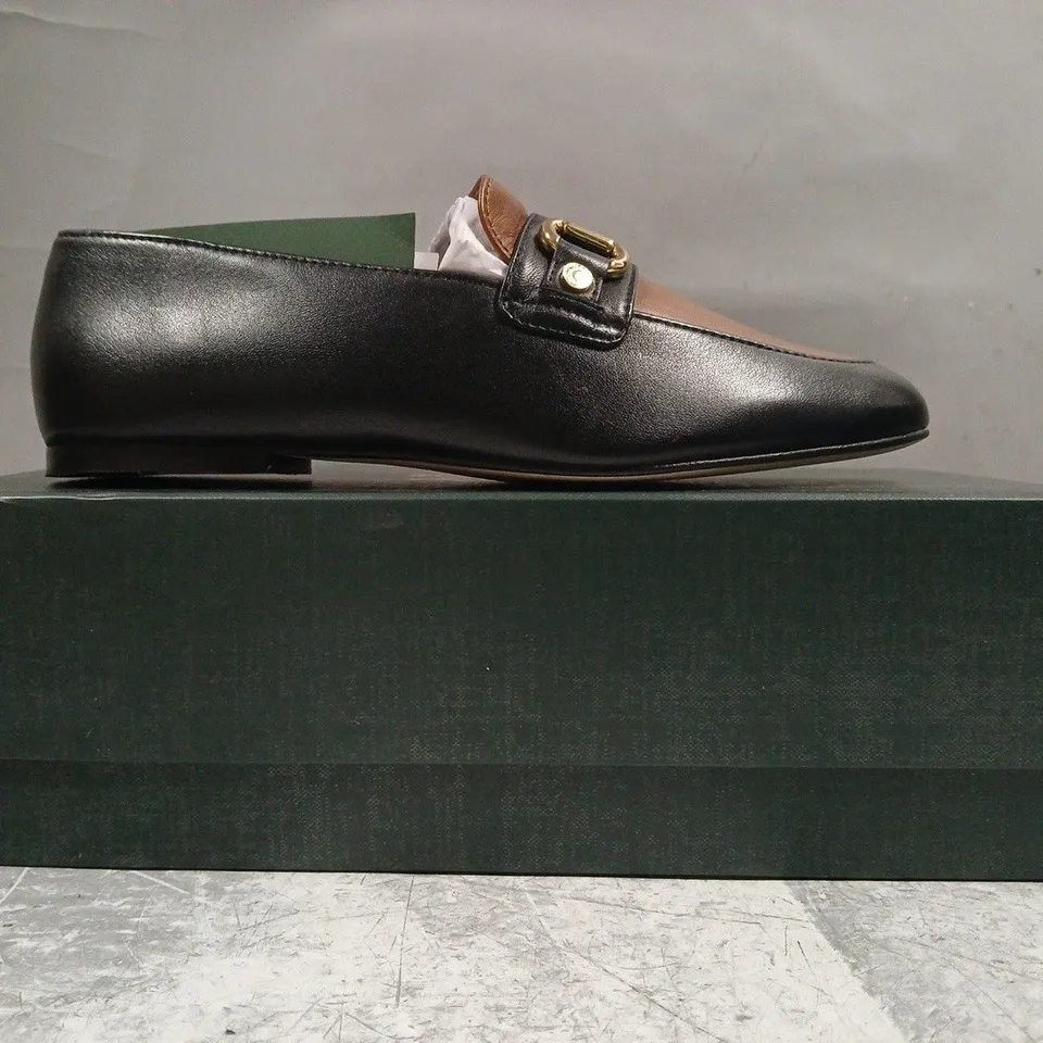 BOXED PAIR OF HOLLAND COOPER HARVARD HORSEBIT LOAFERS IN BLACK/TAN SIZE 6