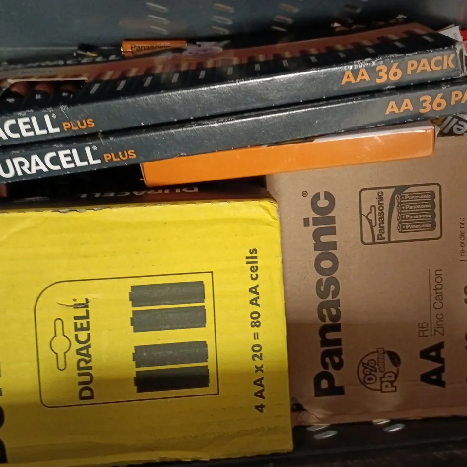 APPROXIMATELY 10 ASSORTED PACKS OF BATTERIES IN VARIOUS TYPES