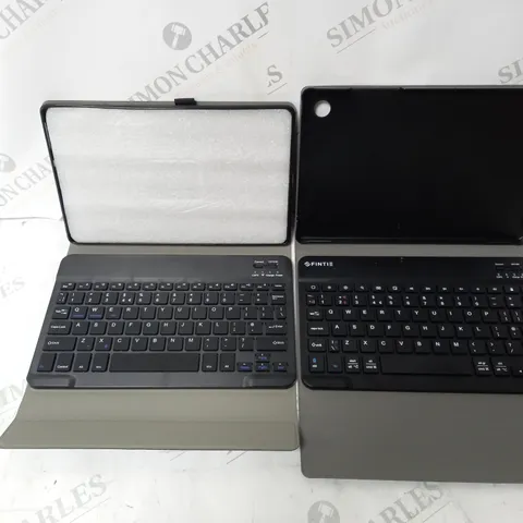 BOX OF 2 KEYBOARD AND CASE TABLET ACCESSORIES