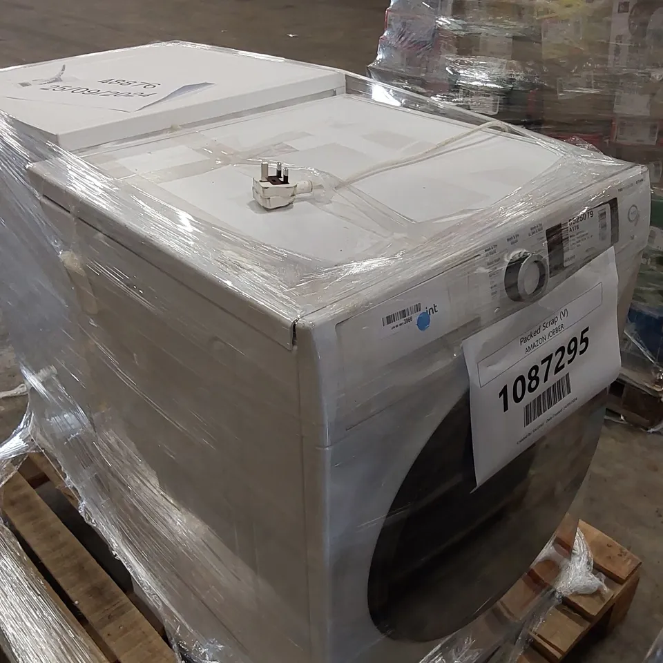 PALLET OF HOTPOINT ACTIVECARE FREESTANDING WASHER DRYER AND HOTPOINT COMPACT FRIDGES 135L WHITE