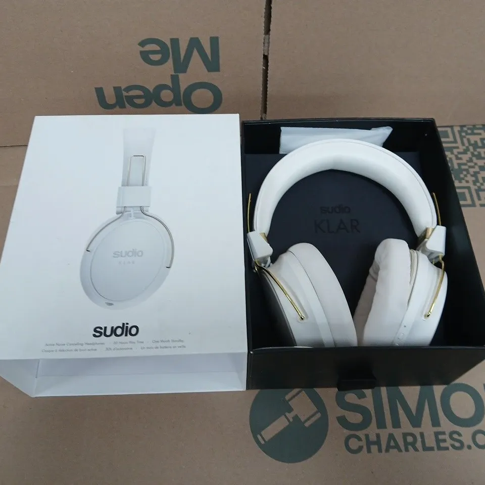 SUDIO KLAR WIRELESS OVER-EAR HEADPHONES – WHITE