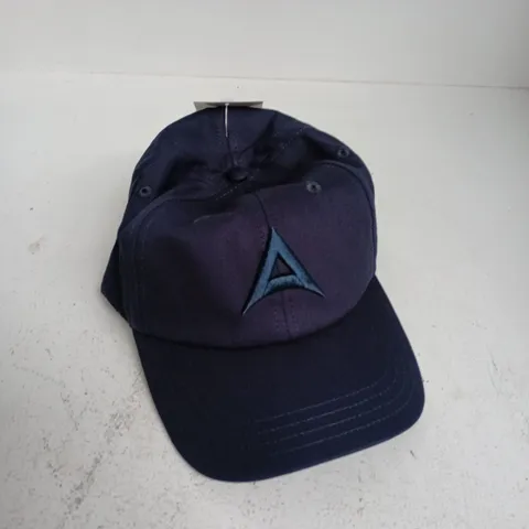 A-GAME ICON LOGO CAP IN NAVY