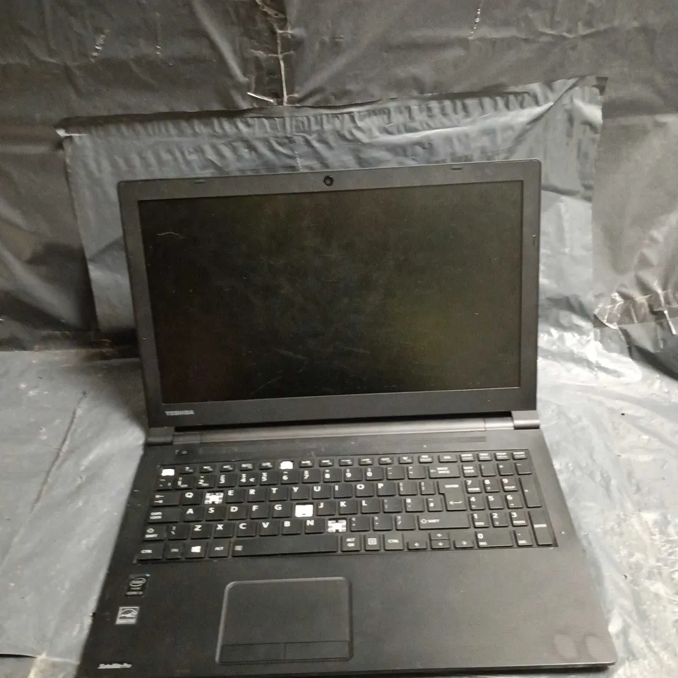 TOSHIBA SATELLITE PRO R50-B-12P LAPTOP - SEVERAL MISSING KEYS