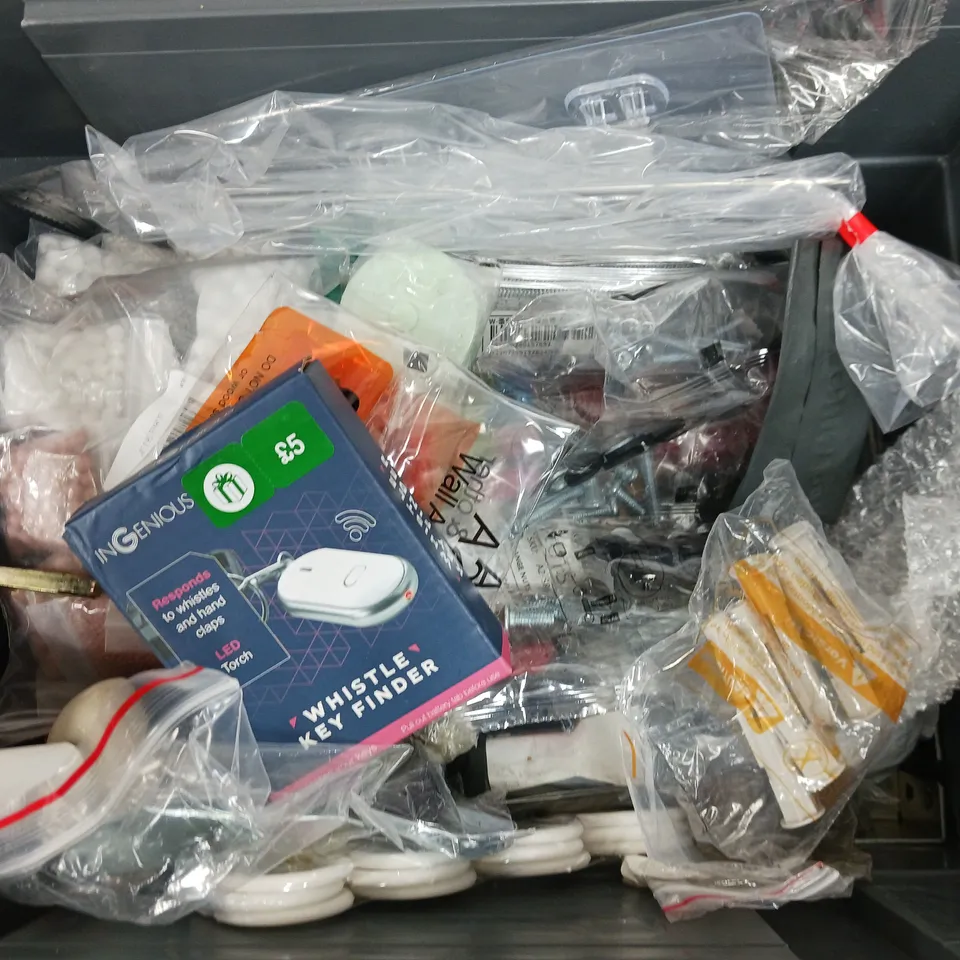 APPROXIMATELY 20 ASSORTED HOUSEHOLD ITEMS TO INCLUDE WHISTLE KEY FINDER, GOLFBALLS, WHEEL, ETC