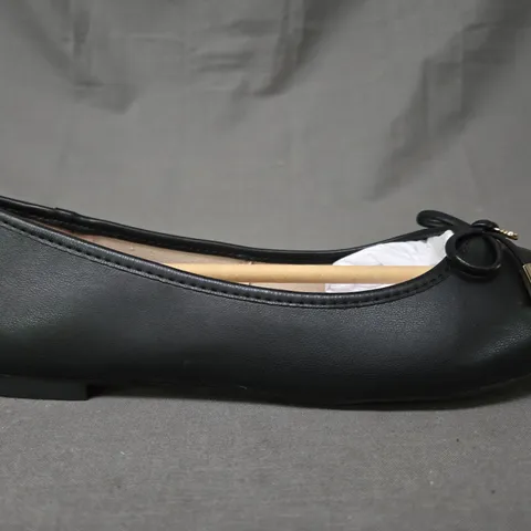 BOXED PAIR OF DUNE LONDON 028 HARPING SLIP-ON BALLERINA SHOES IN BLACK W. BOW DETAIL SIZE 5