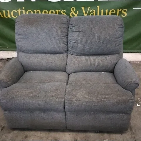 QUALITY BRITISH DESIGNED & MANUFACTURED G PLAN 2 SEATER SOFA GREY/BLUE FABRIC
