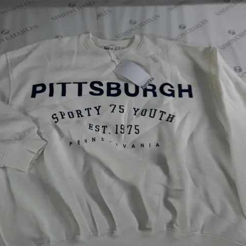 BERSHKA PITTSBURGH WHITE JUMPER - EUR S