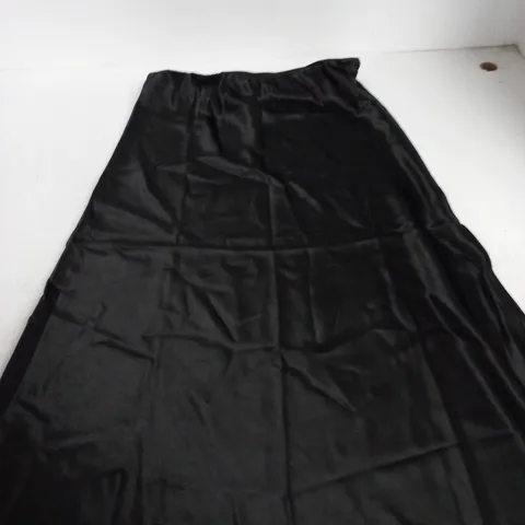 RELA RELA MAXI SATIN SKIRT IN BLACK – UK SIZE L/XL (WOMEN'S CLOTHING)
