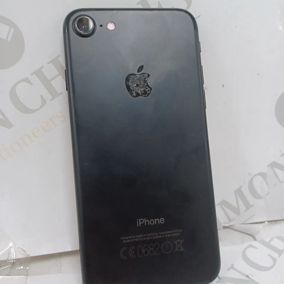 BOXED IPHONE 7 IN BLACK