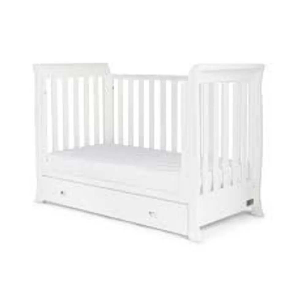 BOXED SNOWDON MINI 4 IN 1 COT BED - WHITE ( BOXES)