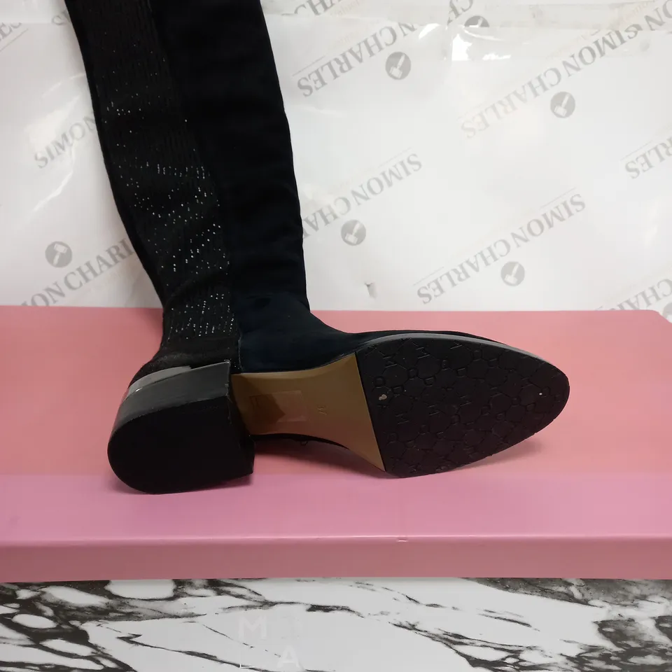 PAIR OF MODA IN PELLE ZARRA OVERKNEE BOOTS BLACK SUEDE SIZE 4
