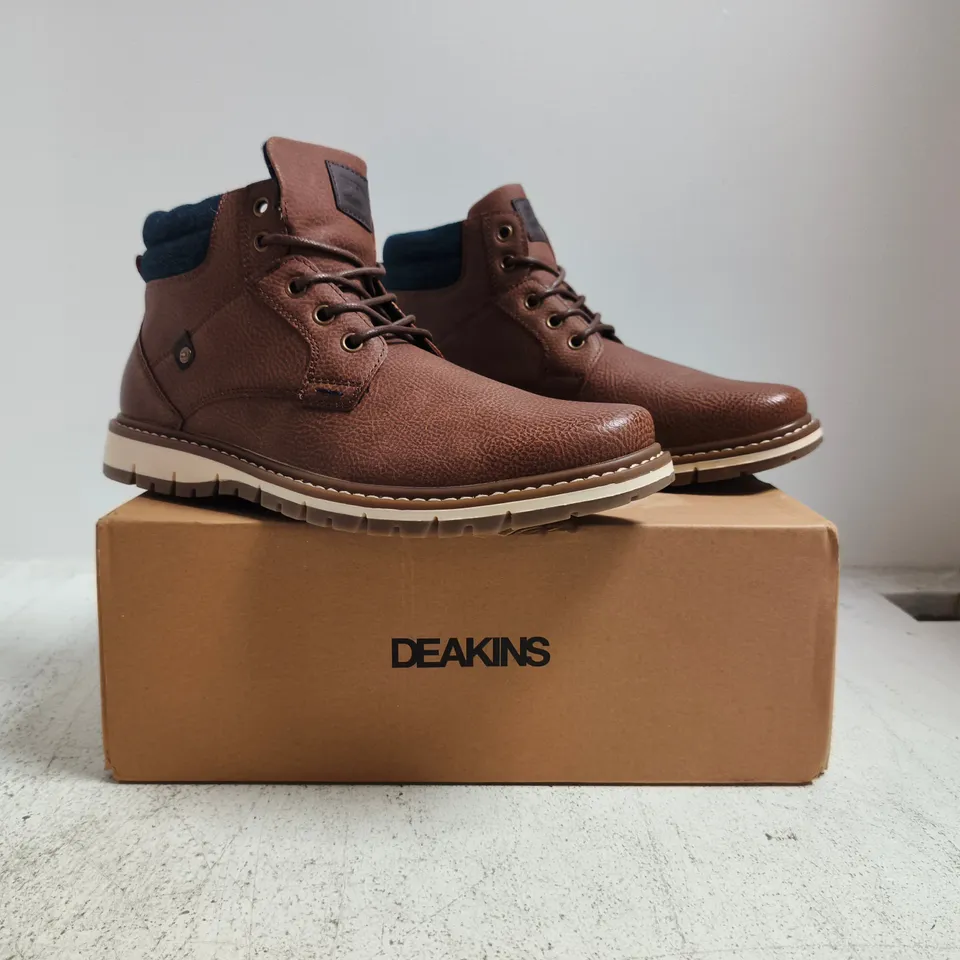 BOXED PAIR OF DEAKINS OXFORD ANKLE BOOTS IN TAN SIZE UK 8