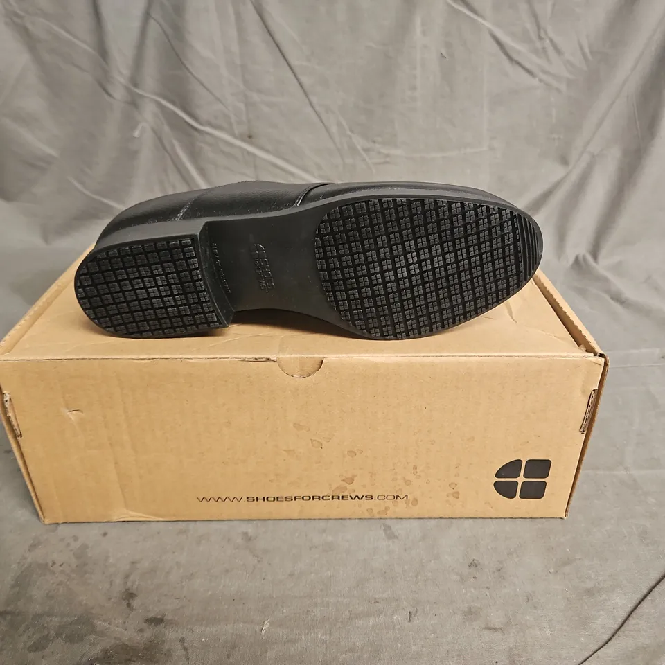 BOXED PAIR OF SHOES FOR CREWS MADISON 3 WOMENS SHOE IN BLACK SIZE UK 6