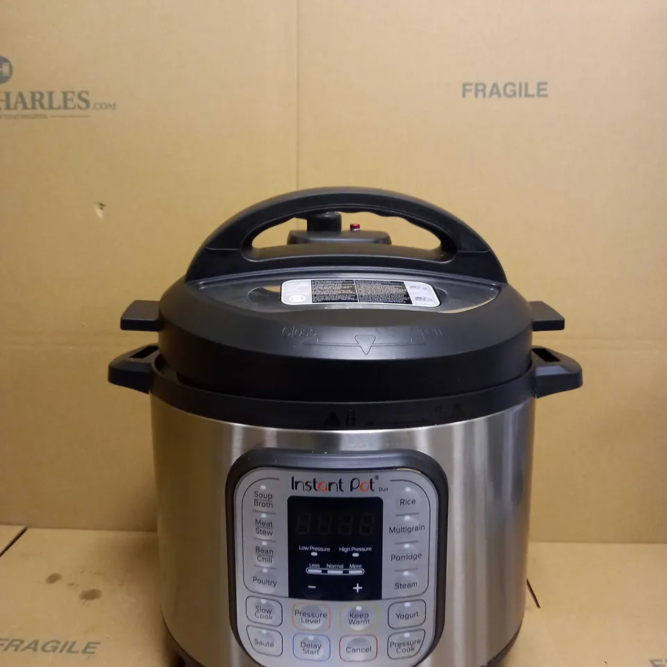 INSTANT POT DUO PRESSURE COOKER