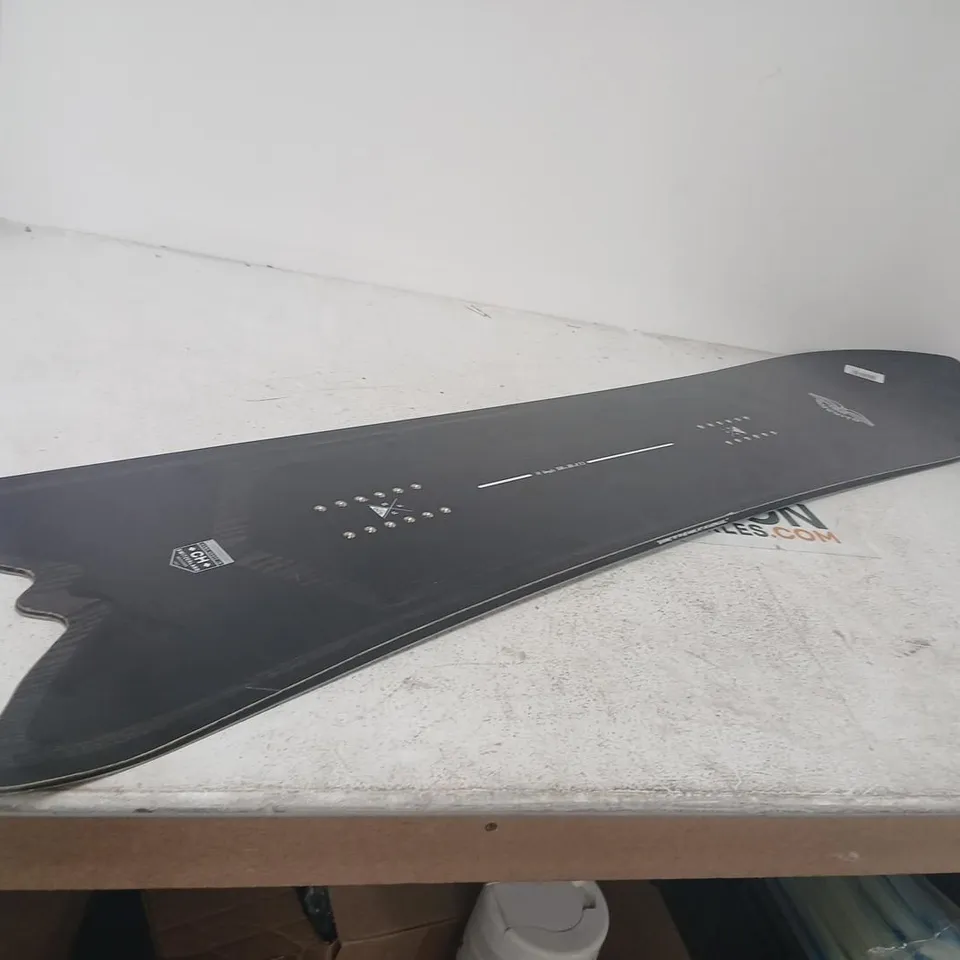 MOSQUITO HAND-SHAPED SNOWBOARD – SWITZERLAND 
