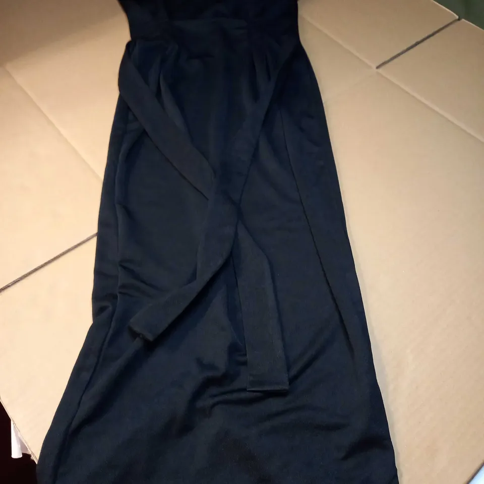 BOOHOO BLACK PLEAT FRONT BELTED TAILORED MIDI DRESS - SIZE 10