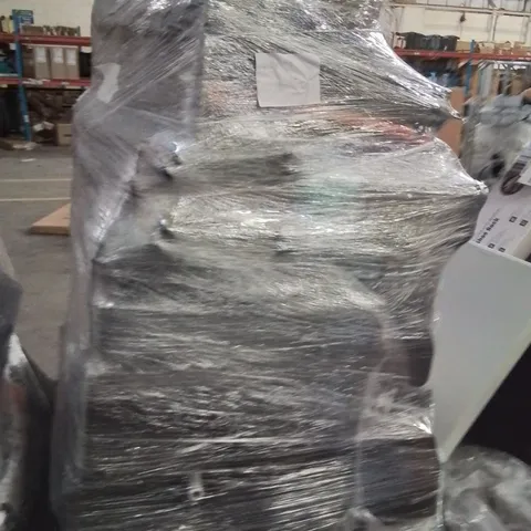 PALLET OF ASSORTED HOUSEHOLD GOODS AND PRODUCTS TO INCLUDE;SUITCASE,DOG BED,SUN LOUNGER,CHILD CAR SEAT