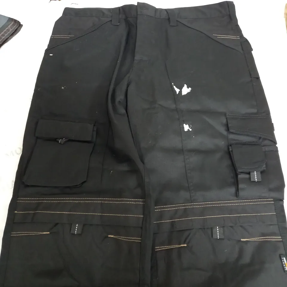 APACHE BLACK WORK CARGO PANTS - W38 L33