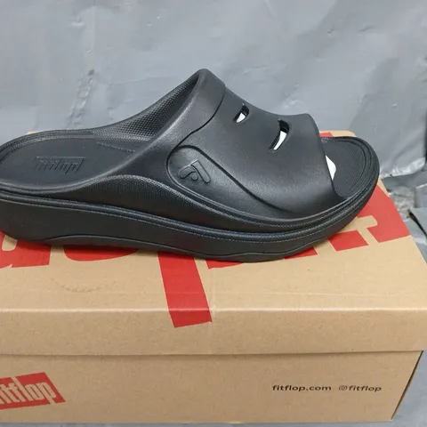 FITFLOP RELIFF RECOVERY SLIDERS SIZE 5